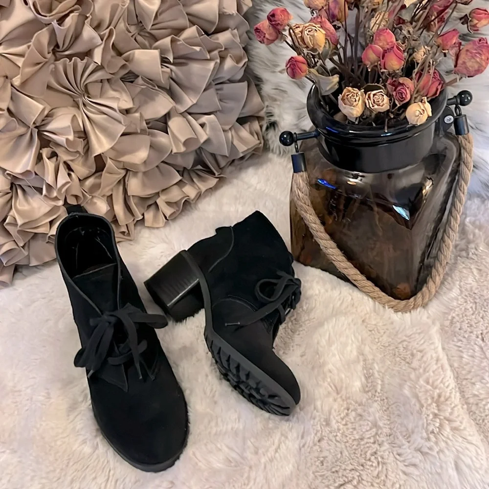 Susina Black Suede Leather Block Heel Lace Up Ankle Boots Booties Sz 6.5